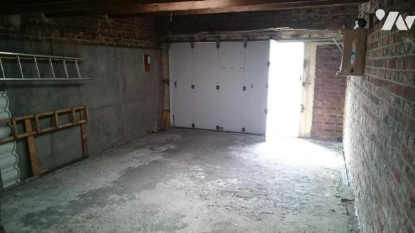 Plain pied en centre ville d'avion avec jardin et garage