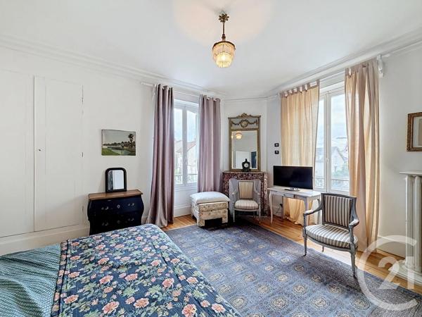 Maison à vendre  9 pièces - 216,75 m 2   FONTAINEBLEAU  - 77