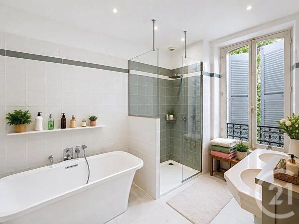 Maison à vendre  9 pièces - 216,75 m 2   FONTAINEBLEAU  - 77