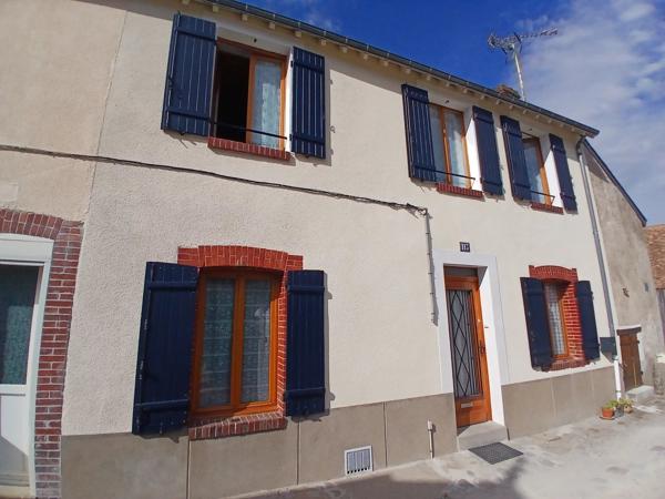 Vente                                                      Maison de village
                        
                     3 pièces                      71 m2                     à Toury