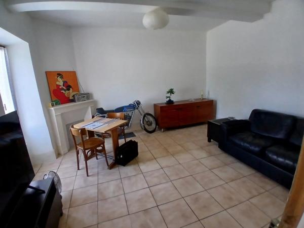 Vente                                                      Maison de village
                        
                     3 pièces                      71 m2                     à Toury