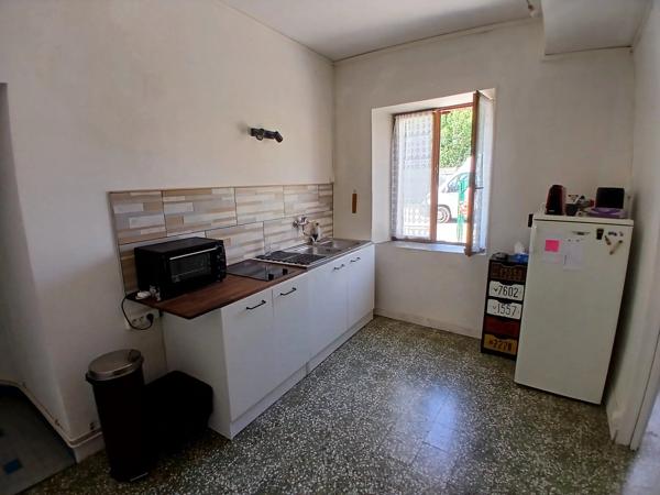 Vente                                                      Maison de village
                        
                     3 pièces                      71 m2                     à Toury