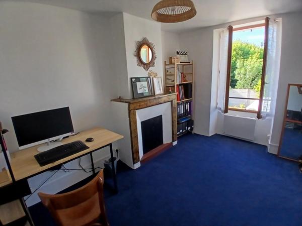 Vente                                                      Maison de village
                        
                     3 pièces                      71 m2                     à Toury