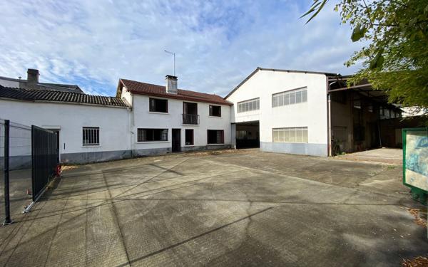 Maison à vendre    4 pièces •  Pau