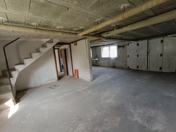 29520 Châteauneuf du Faou maison de ville 3 chambres, sous sol complet et combles aménageables