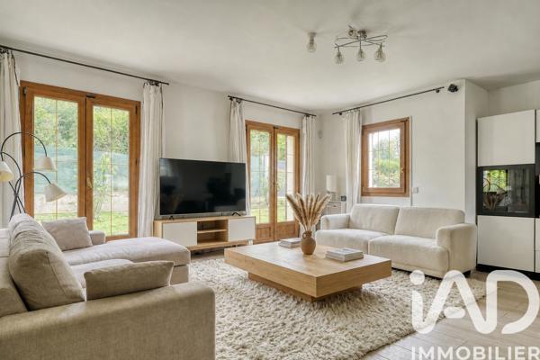 Maison à vendre 7 pièces 161,81 m² Saint-Leu-la-Forêt