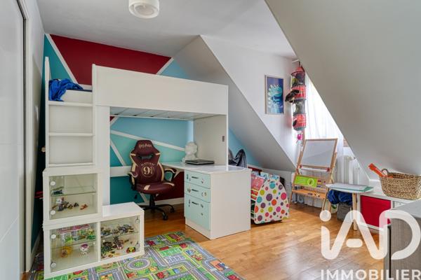 Maison à vendre 7 pièces 161,81 m² Saint-Leu-la-Forêt