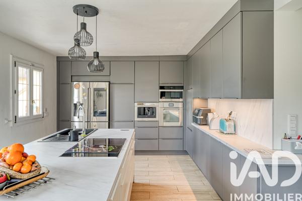 Maison à vendre 7 pièces 161,81 m² Saint-Leu-la-Forêt