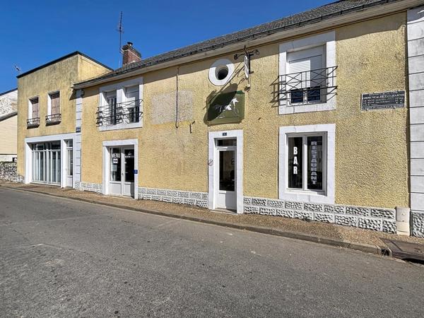 MURS COMMERCIAUX - JOUE EN CHARNIE / 72540