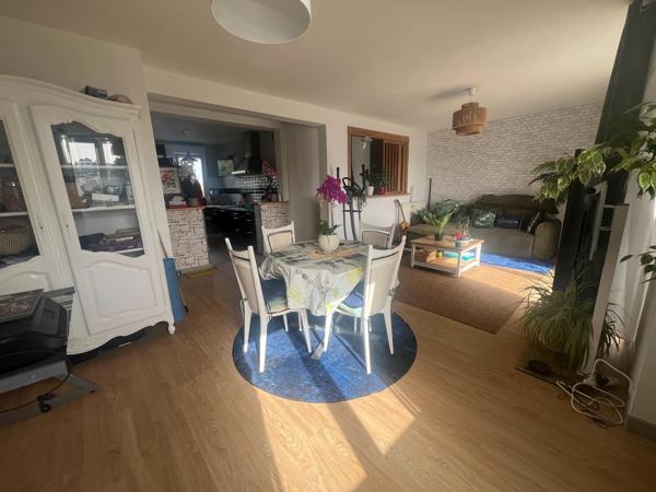 Appartement au calme avec 2 chambres, un balcon