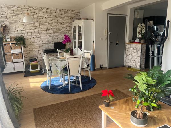 Appartement au calme avec 2 chambres, un balcon