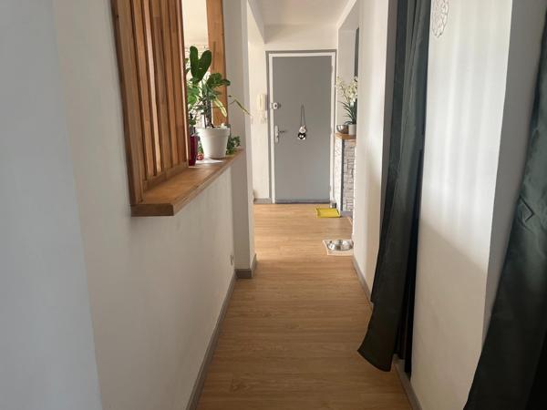 Appartement au calme avec 2 chambres, un balcon