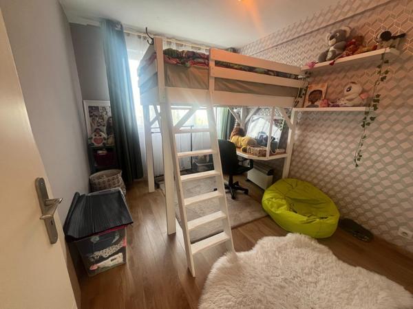 Appartement au calme avec 2 chambres, un balcon