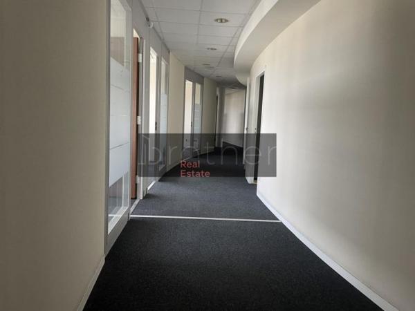 Bureau de 1901 m² à louer à Bordeaux Ravezies