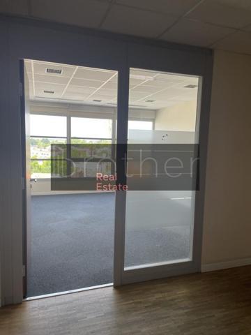 Bureau de 1901 m² à louer à Bordeaux Ravezies