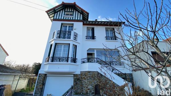 Maison traditionnelle 8 pièces de 145 m² à Sarcelles (95200)