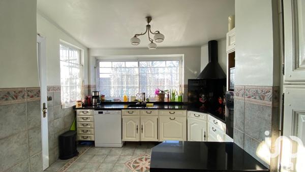 Maison traditionnelle 8 pièces de 145 m² à Sarcelles (95200)