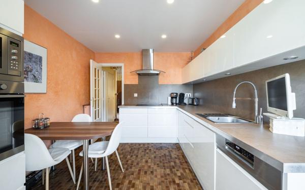 Appartement à vendre    6 pièces • 122 m2 Nice