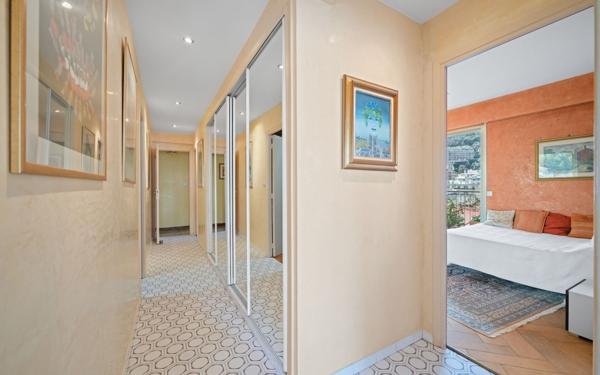 Appartement à vendre    6 pièces • 122 m2 Nice