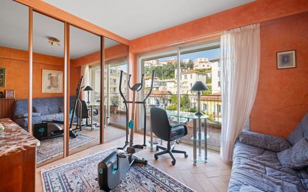 Appartement à vendre    6 pièces • 122 m2 Nice
