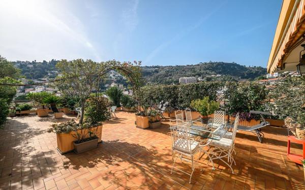 Appartement à vendre    6 pièces • 122 m2 Nice