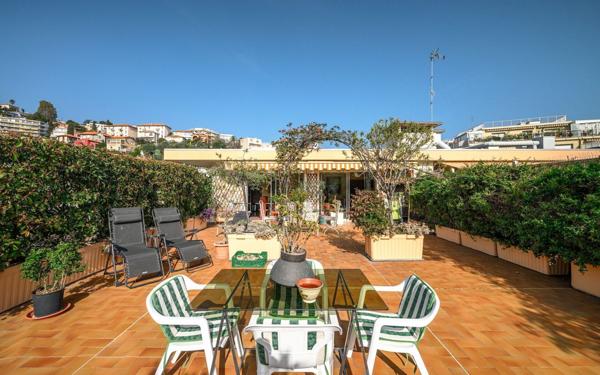 Appartement à vendre    6 pièces • 122 m2 Nice