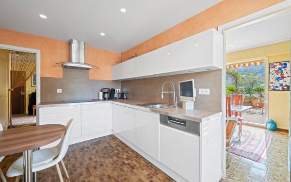 Appartement à vendre    6 pièces • 122 m2 Nice