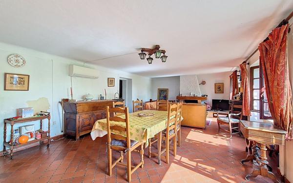 Maison à vendre    5 pièces • 144,15 m2 Montauroux