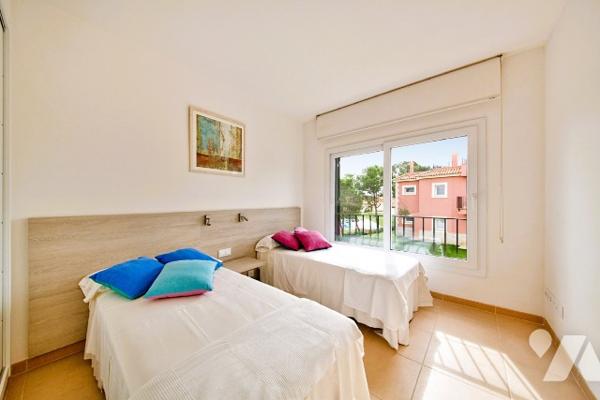 Attique 98m² traversant, 2 ch, avec 2 terrasses dans une résidence sécurisée  – Sa Ràpita, Majorque.