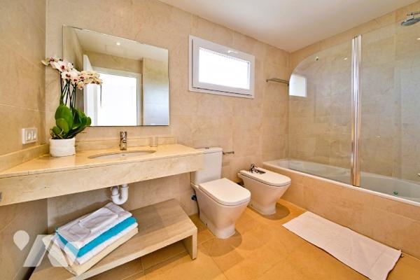 Attique 98m² traversant, 2 ch, avec 2 terrasses dans une résidence sécurisée  – Sa Ràpita, Majorque.