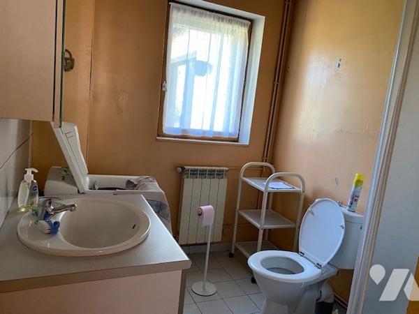 A voir belle maison de bourg avec jardin clos