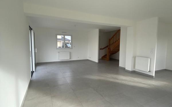 Maison à louer    4 pièces • 99,72 m2 Anneville-Ambourville