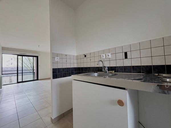 A vendre - Appartement type 1 de 27 m² avec place de stationnement et libre de locataire "Angers Lafayette/ proche Gare"