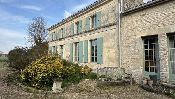 Très belle propriété charme et environnement paisible Blanzac-lès-Matha (17160)