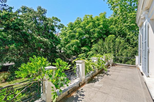 Propriété d'exception: ensemble immobilier de 2 maisons sur terrain arboré de 1400 m2
