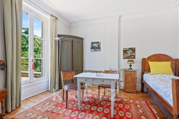 Propriété d'exception: ensemble immobilier de 2 maisons sur terrain arboré de 1400 m2