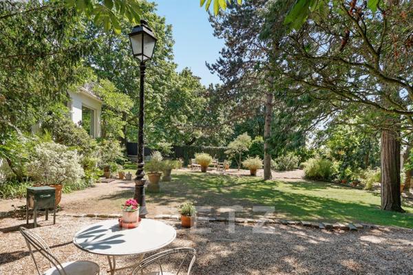 Propriété d'exception: ensemble immobilier de 2 maisons sur terrain arboré de 1400 m2