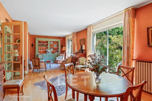 Propriété d'exception: ensemble immobilier de 2 maisons sur terrain arboré de 1400 m2