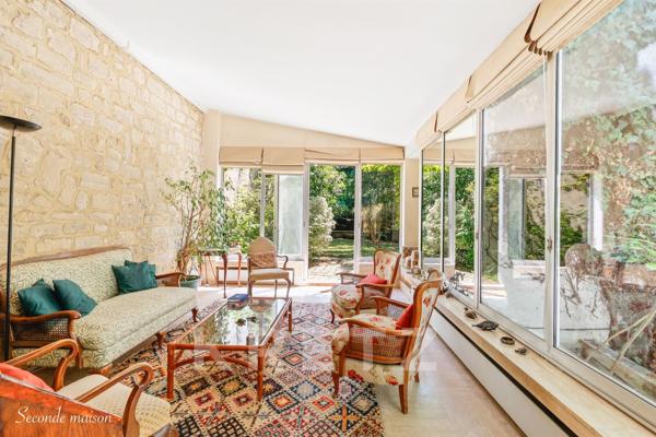 Propriété d'exception: ensemble immobilier de 2 maisons sur terrain arboré de 1400 m2