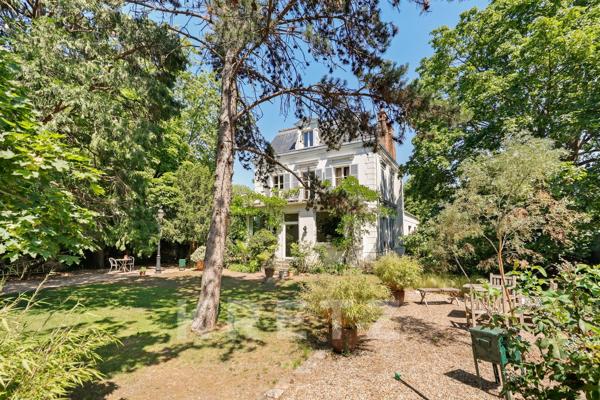 Propriété d'exception: ensemble immobilier de 2 maisons sur terrain arboré de 1400 m2