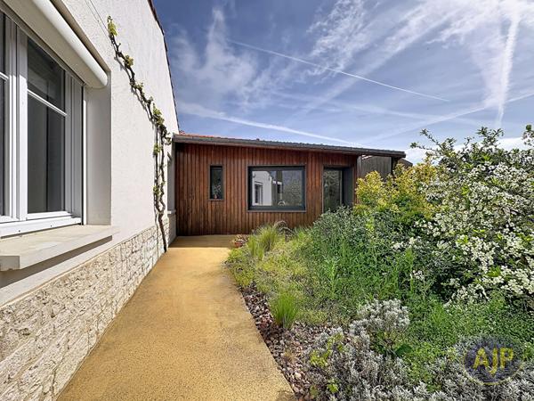 Vente maison Lucon : 399 190 € - AJP Immobilier Luçon