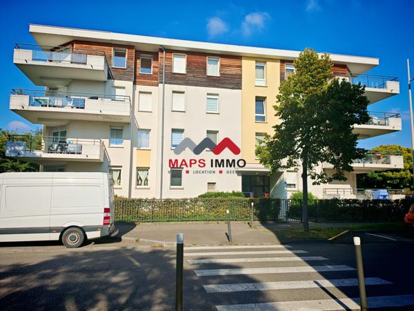 Appartement
                                                                                                                                                                                                                                                                                                                        4 pièce(s)                                                                                                                                                                                                          3 chambre(s)                                                                                                                                                                                                          82  m²
