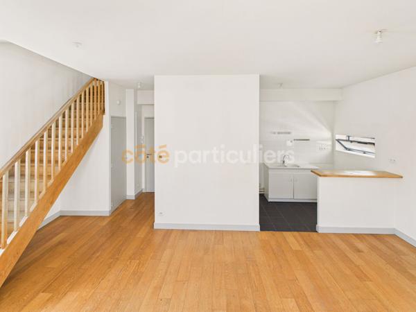 Vente
                Appartement68 m² - 3 Pièces -
                    Bordeaux (33800)