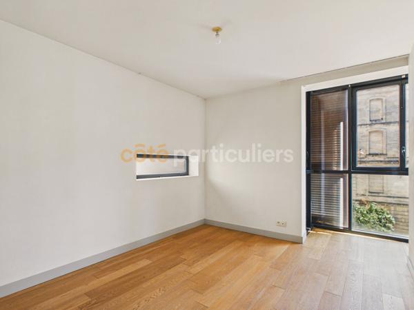 Vente
                Appartement68 m² - 3 Pièces -
                    Bordeaux (33800)