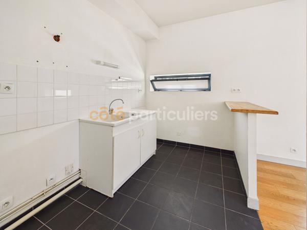 Vente
                Appartement68 m² - 3 Pièces -
                    Bordeaux (33800)