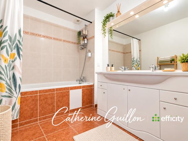 Maison
         5 pièces
        - 111 m² 222 000 € *