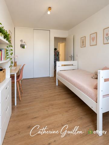 Maison
         5 pièces
        - 111 m² 222 000 € *