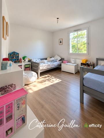 Maison
         5 pièces
        - 111 m² 222 000 € *