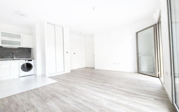 Appartement à vendre    2 pièces • 42,70 m2 Noisy-le-Grand