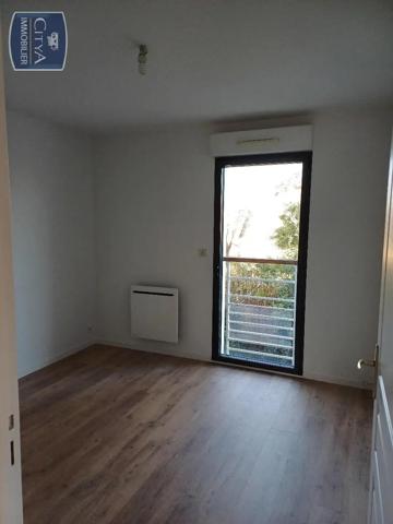 Appartement à louer 4 pièces 77.7m² Saint-Nazaire (44600)